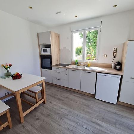 Dependance Avec Place De Parking Sainte-Soulle Екстериор снимка